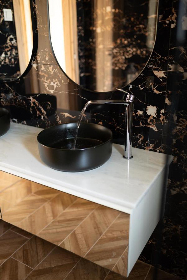 Marble Luxury Suites Karteros Extérieur photo