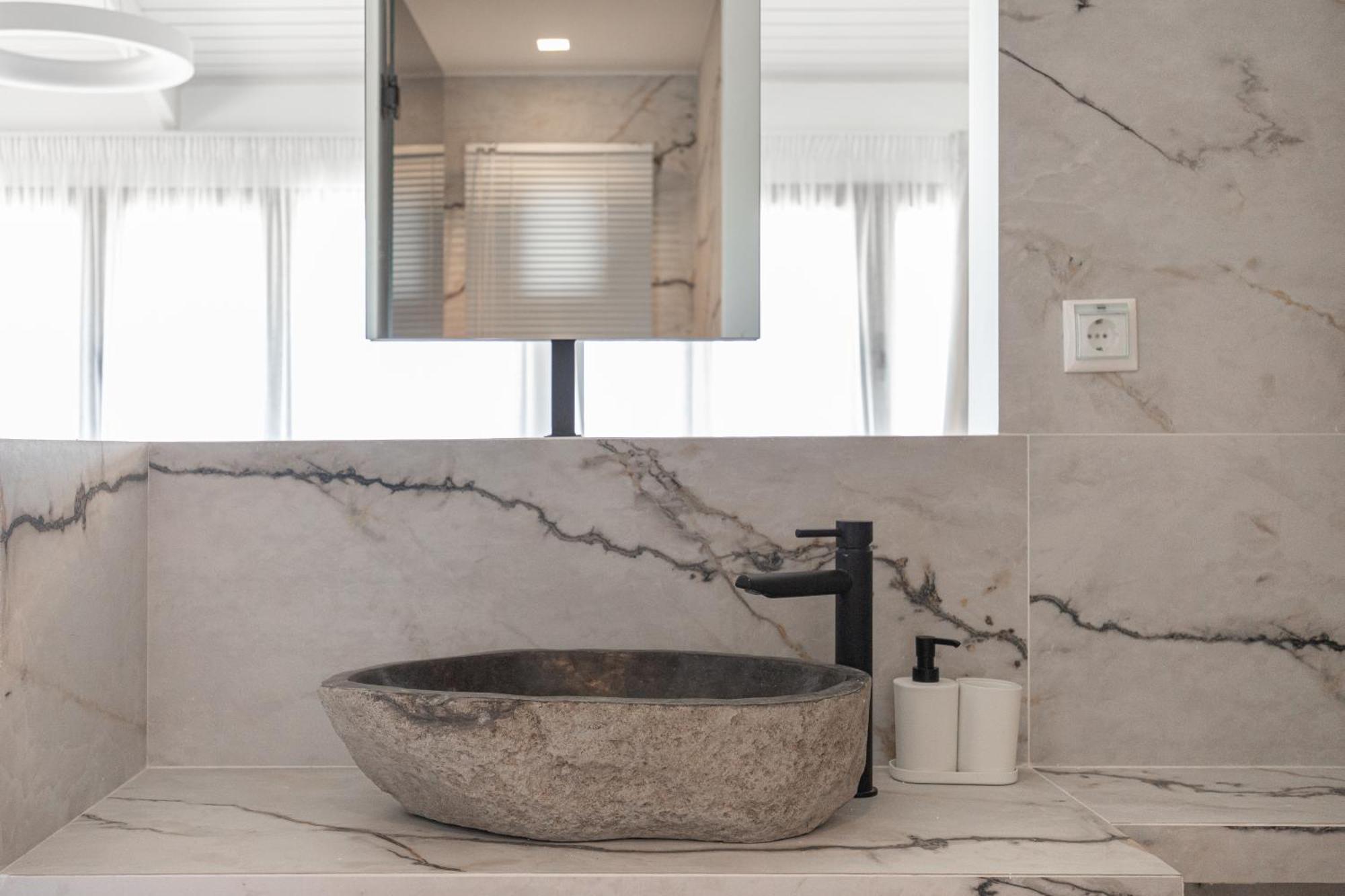 Marble Luxury Suites Karteros Chambre photo